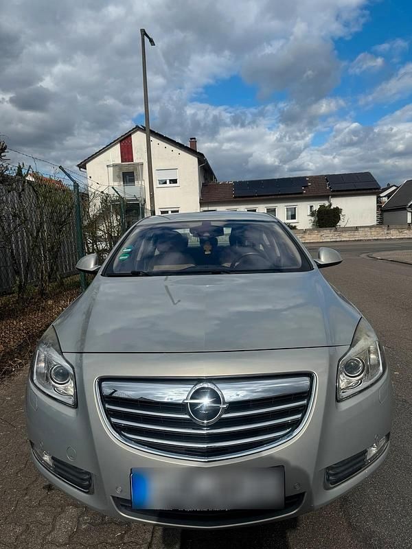 Gebraucht Opel Insignia 220 PS (161 kW) 2010 Silber Limousine