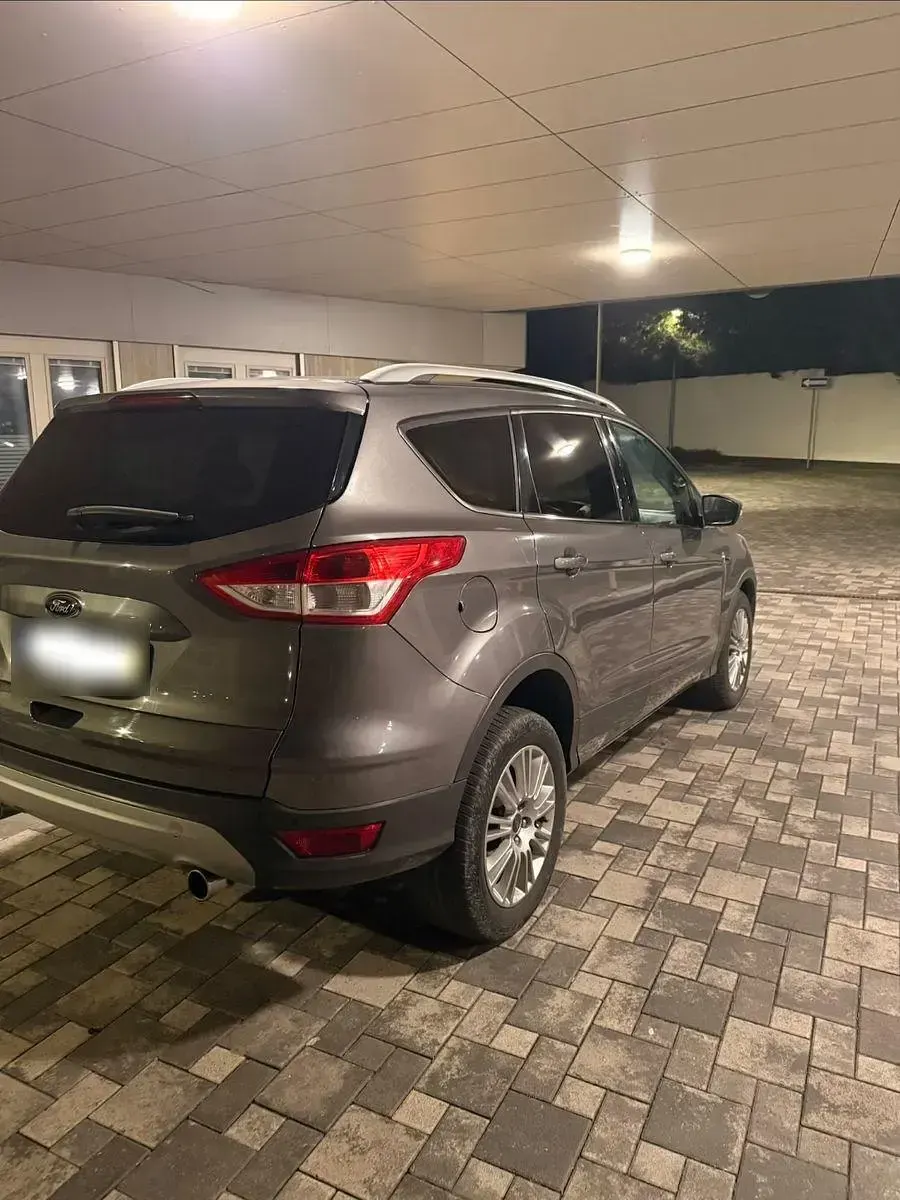 Gebraucht Ford Kuga Titanium 140 PS (102 kW) 2014 Silber SUV