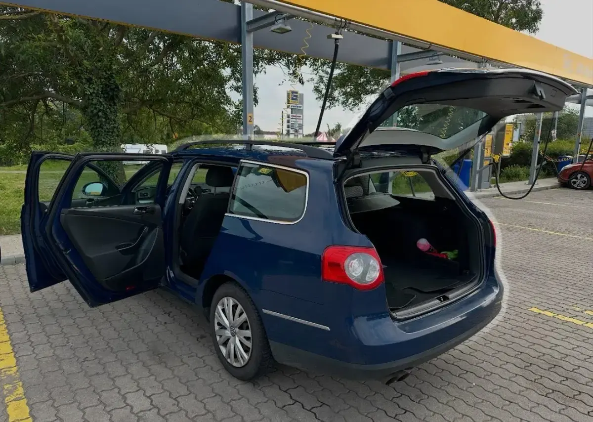 Gebraucht VW Passat 110 PS (80 kW) 2009 Blau Kombi