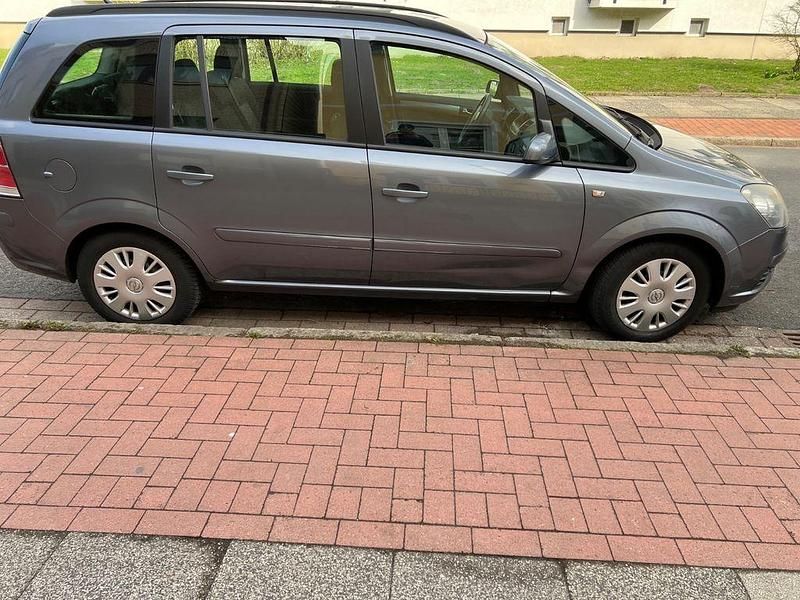 Gebraucht Opel Zafira Basis 140 PS (102 kW) 2006 Van / Kleinbus