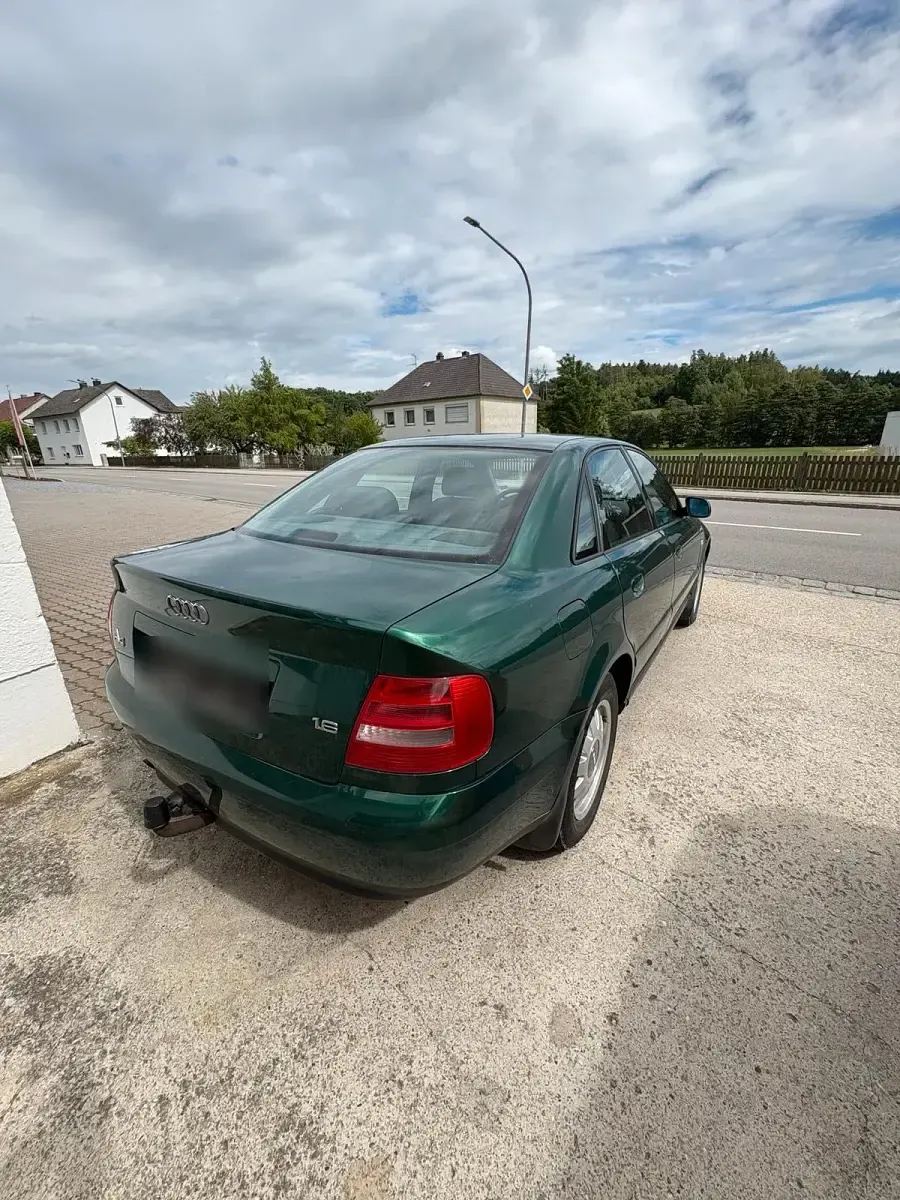 Gebraucht Audi A4 101 PS (74 kW) 1999 Limousine