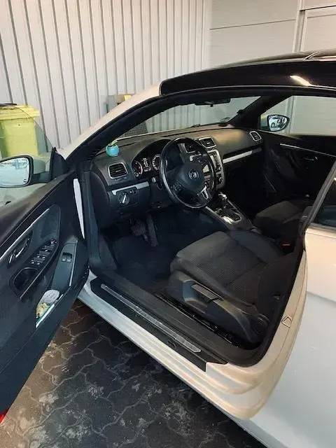 Używany VW Eos 140 KM (102 kW) 2011 Srebrny Kabriolet