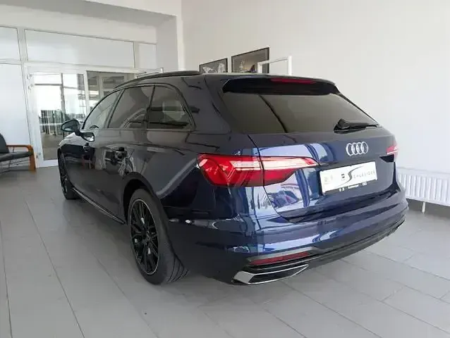 Gebraucht Audi A4 Advanced 163 PS (119 kW) 2023 Blau Kombi