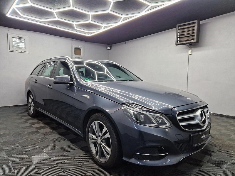 Gebraucht Mercedes E220 Avantgarde 170 PS (125 kW) 2013 Grau Kombi