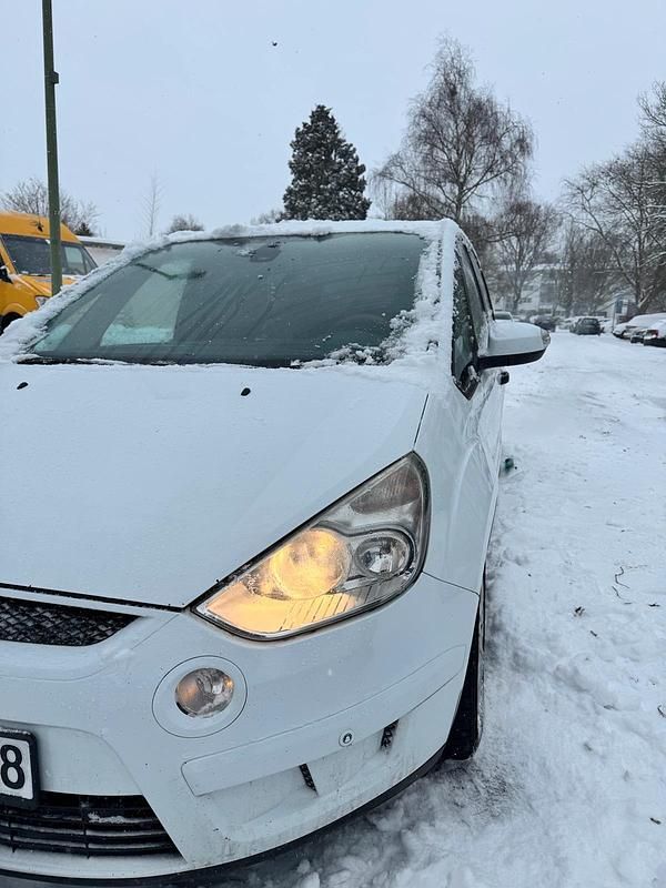 Andere farben Gebraucht 2007 Ford S-MAX S Van / Kleinbus | 1.300 € (Superpreis) - Bild 1/4