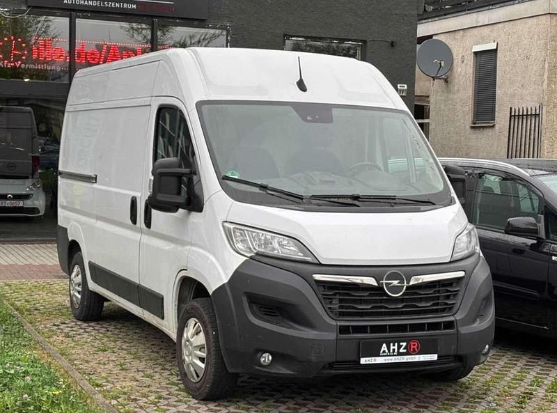 Casabl/arctic/eisweiss/kaolin Gebraucht 2022 Opel Movano Edition Van / Kleinbus | 15.900 € (Fairer Preis) - Bild 1/1