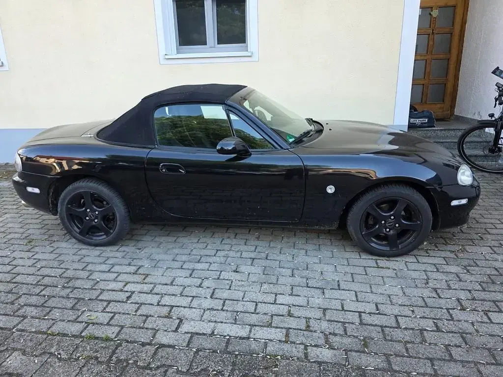 Gebraucht Mazda MX5 110 PS (80 kW) 2004 Schwarz Cabrio