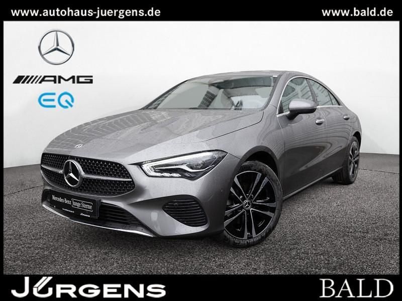 Grau metalliclack mountaingrau Gebraucht 2024 Mercedes CLA200 Progressive Coupé | 32.850 € (Guter Preis) - Bild 1/4