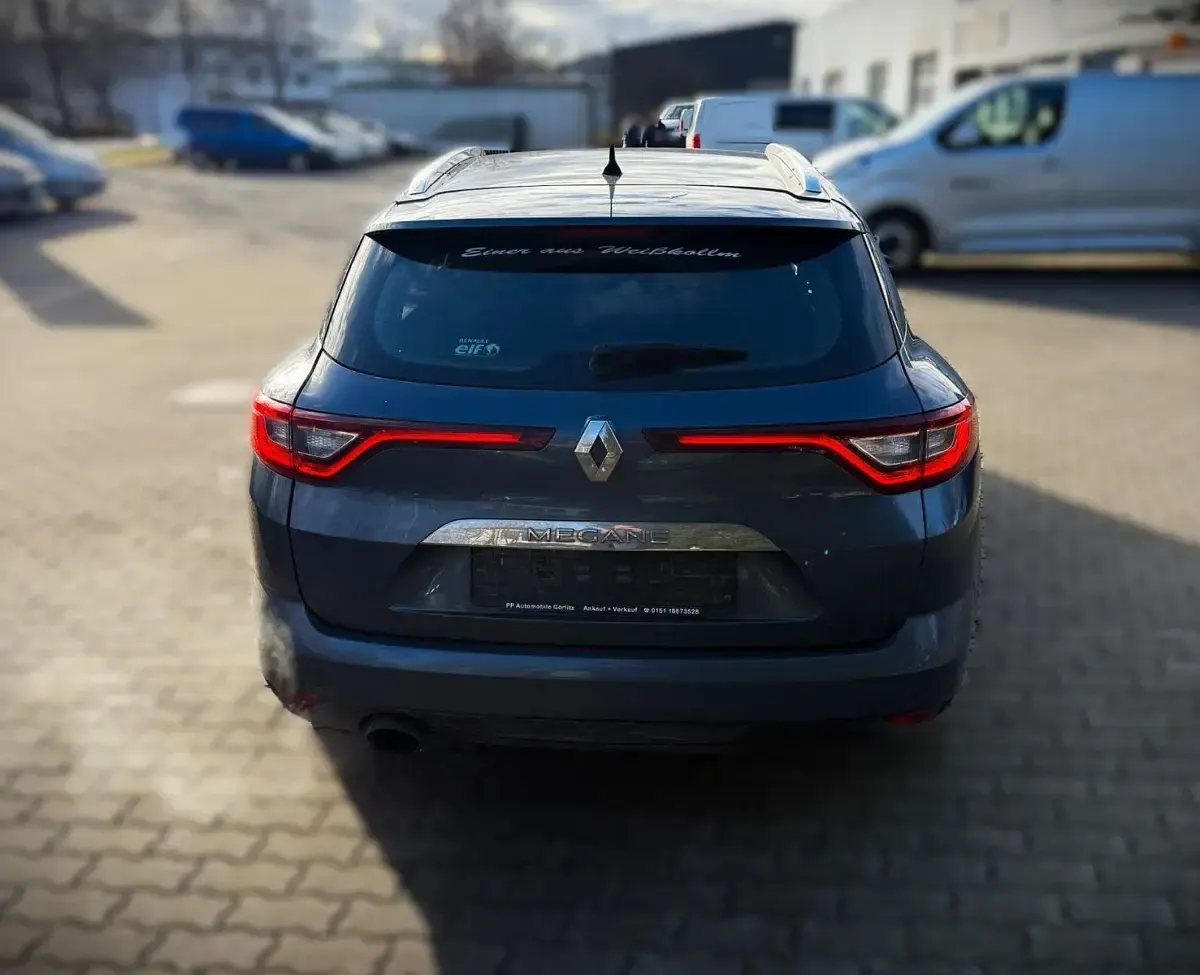 Gebraucht Renault Mégane GrandTour Experience 132 PS (97 kW) 2016 Grau Kombi