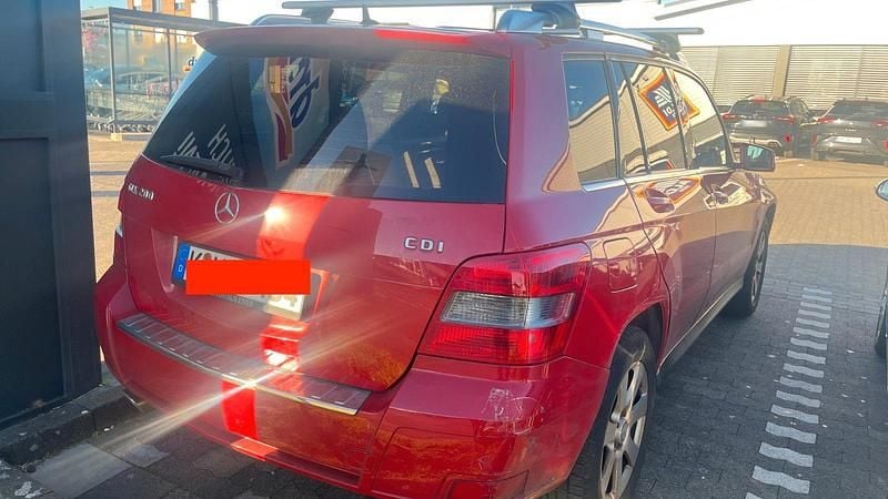 Gebraucht Mercedes GLK200 143 PS (105 kW) 2011 Rot SUV