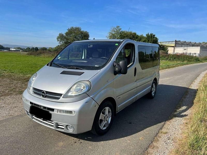Starsilber m2 Gebraucht 2005 Opel Vivaro Van | 5.500 € (Fairer Preis) - Bild 1/4