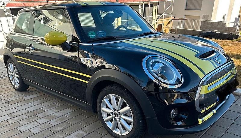 Gebraucht Mini Cooper SE 135 kW (184 PS) 2020 Schwarz Kleinwagen