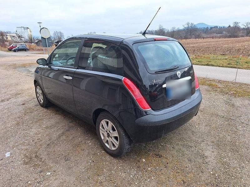 Second-hand Lancia Ypsilon 80 CP (58 kW) 2006 Negru Hatchback