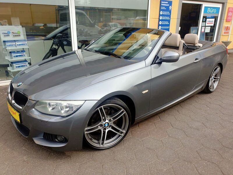 Grau Gebraucht 2011 BMW 318 Cabriolet M Sport Cabrio | 13.700 € (Fairer Preis) - Bild 1/4