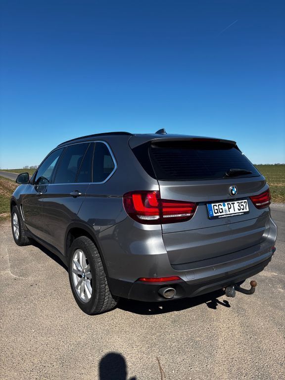 Grau Gebraucht 2014 BMW X5 SUV | 22.999 € (Fairer Preis) - Bild 1/4