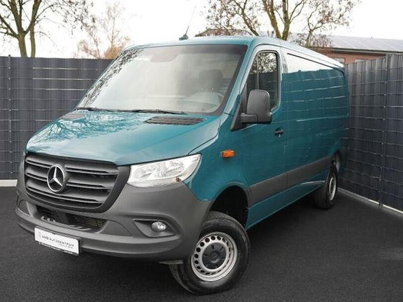 Gebraucht Mercedes Sprinter 163 PS (119 kW) 2020 Grün Van