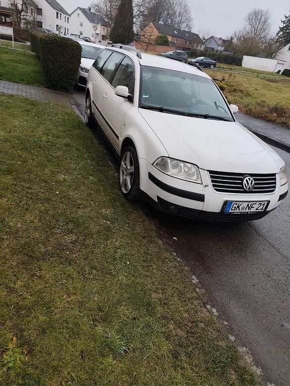 Gebraucht VW Passat Comfortline 131 PS (96 kW) 2002 Schwarz Kombi