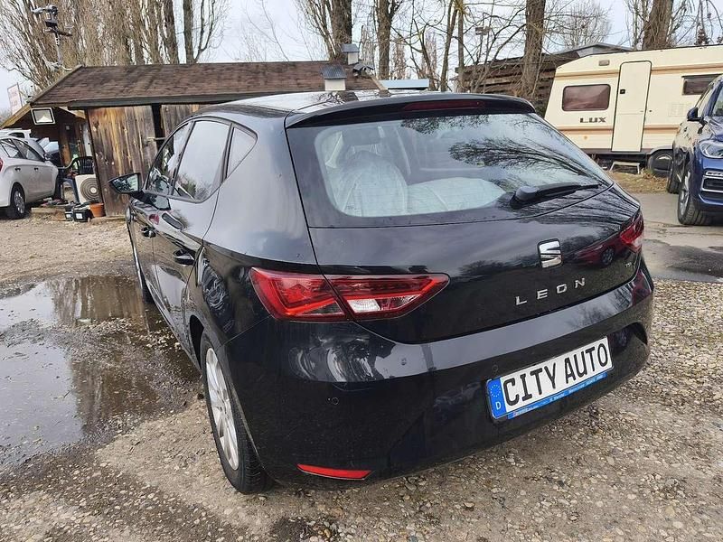 Gebraucht Seat Leon Style 105 PS (77 kW) 2013 "universo" schwarz Kleinwagen