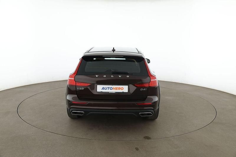 Usata Volvo V60 CC 190 CV (139 kW) 2020 Marrone Station wagon