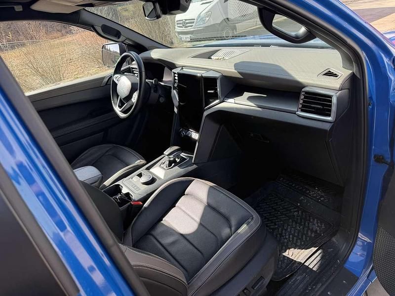 Gebraucht VW Amarok Aventura 241 PS (177 kW) 2024 Grau Pickup