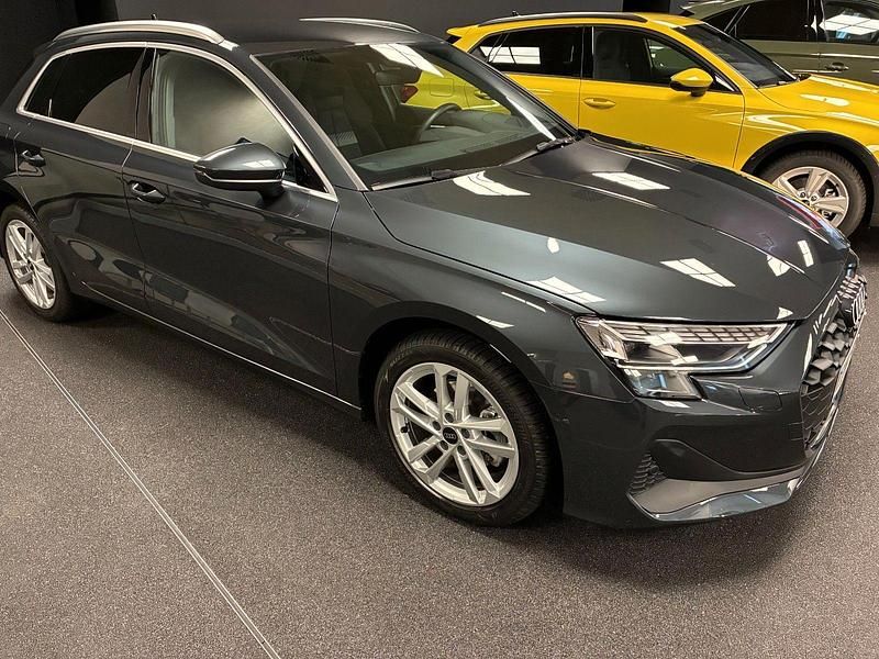 Second-hand Audi A3 Ambiente 116 CP (85 kW) 2024 Gri Berlinǎ