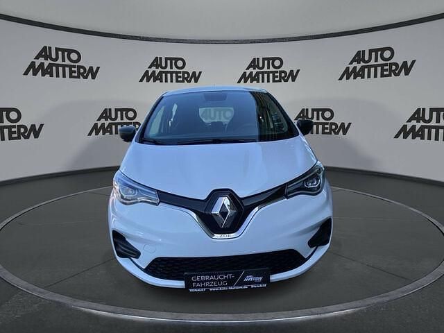 Gebraucht Renault Zoe Life 50 kW (69 PS) 2021 Weiß gletscherweiss Kleinwagen
