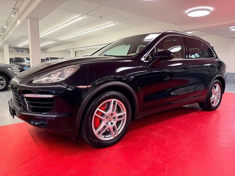 Gebraucht Porsche Cayenne Turbo 500 PS (367 kW) 2012 Tiefschwarz SUV