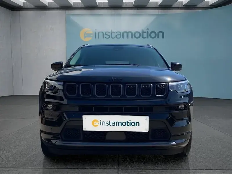 Gebraucht Jeep Compass 131 PS (96 kW) 2024 Schwarz SUV