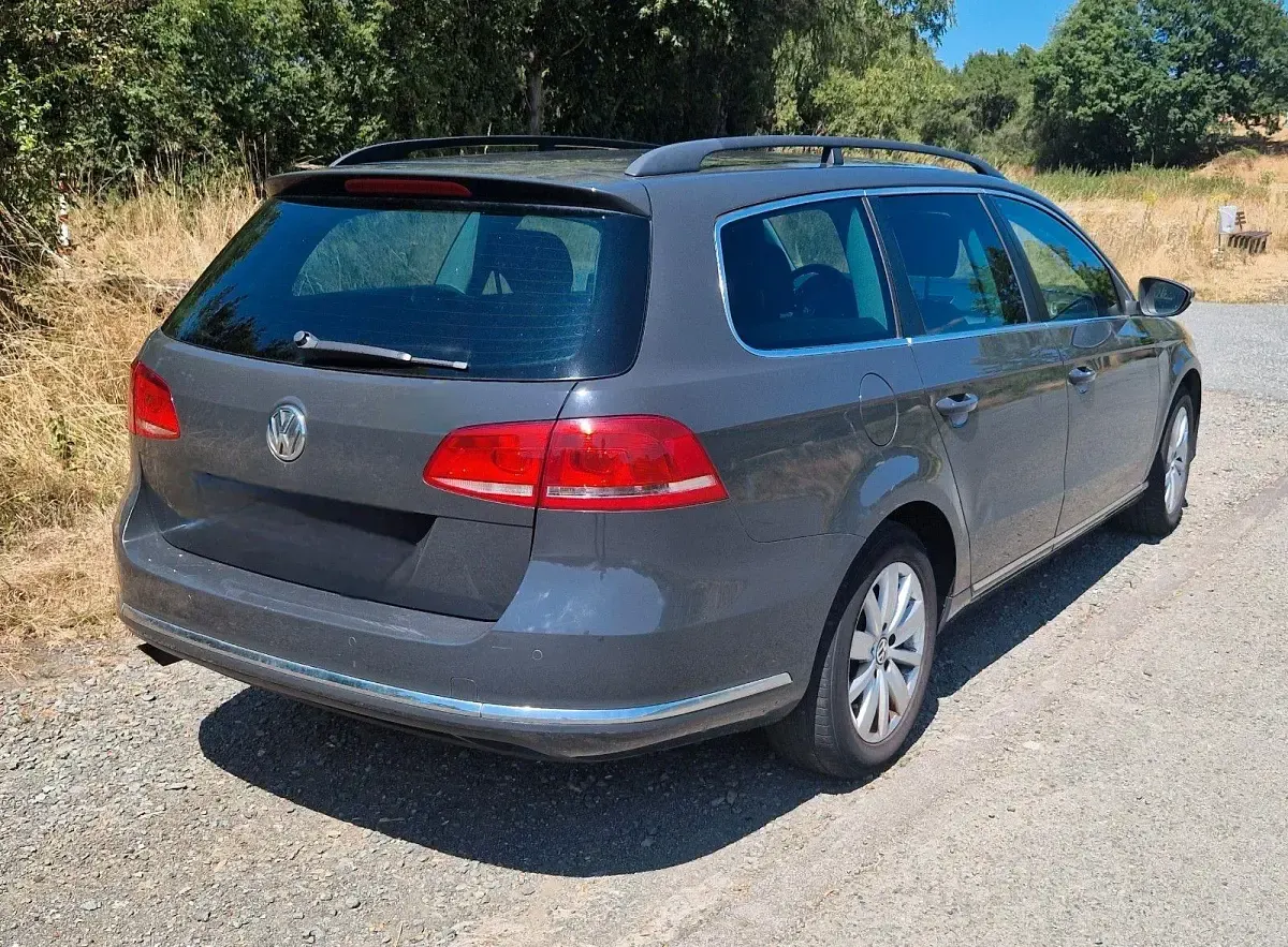 Gebraucht VW Passat Comfortline 122 PS (89 kW) 2013 Grau Kombi