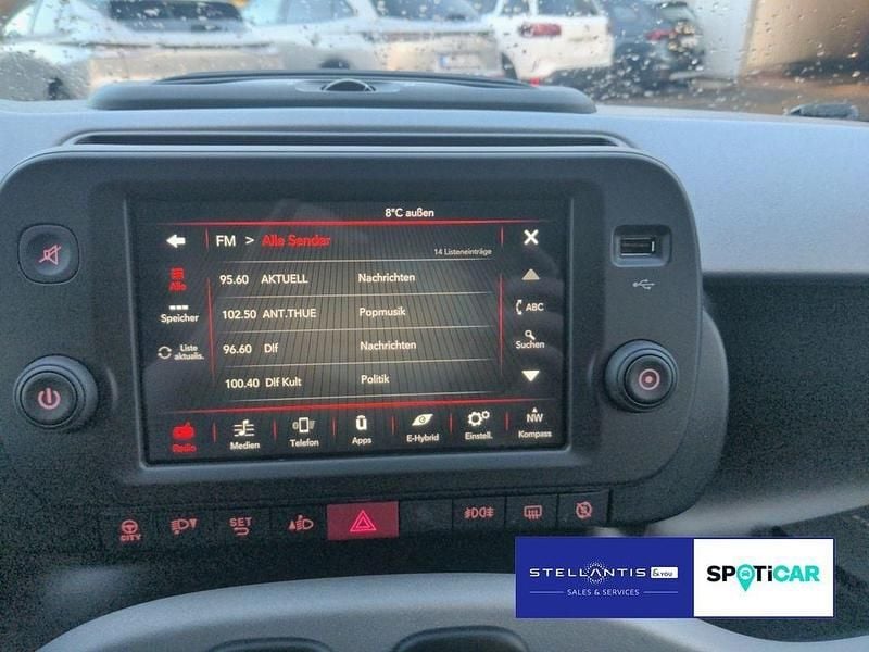 Second-hand Fiat Panda Garmin 69 CP (50 kW) 2023 Verde Hatchback