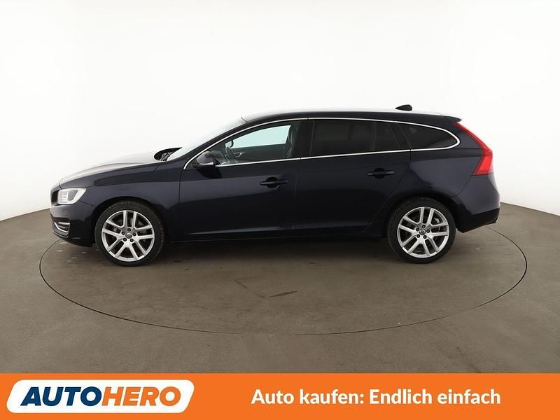 Gebraucht Volvo V60 Summum 190 PS (139 kW) 2016 Blau Kombi