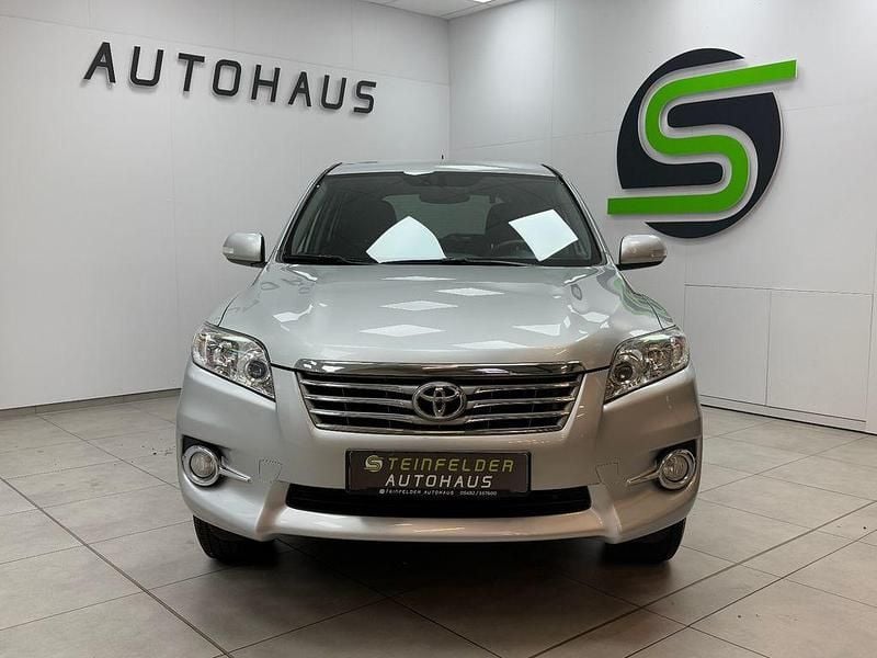 Gebraucht Toyota RAV4 Life 150 PS (110 kW) 2011 Silber SUV