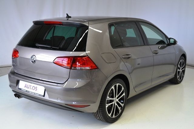 Gebraucht VW Golf VII LOUNGE 150 PS (110 kW) 2016 Grau metallic Limousine