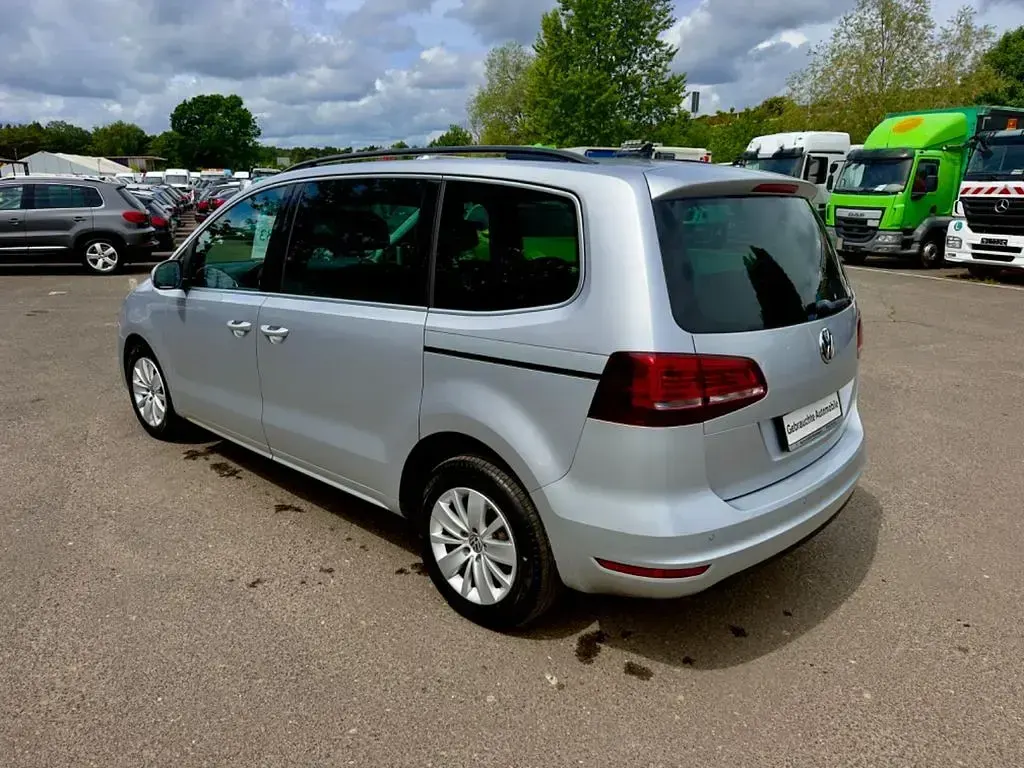 Gebraucht VW Sharan Comfortline 150 PS (110 kW) 2016 Silber Van / Kleinbus