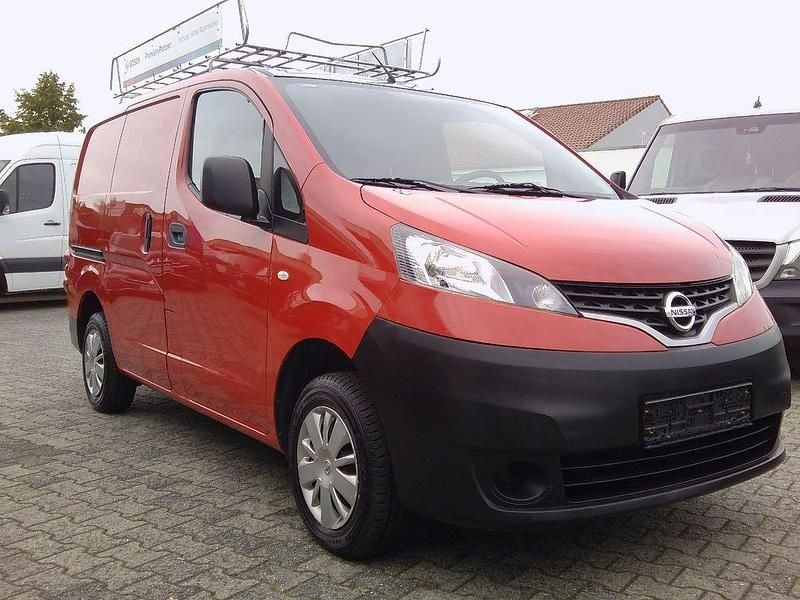 Rot Gebraucht 2018 Nissan NV200 Comfort Van | 9.200 € (Fairer Preis) - Bild 1/4