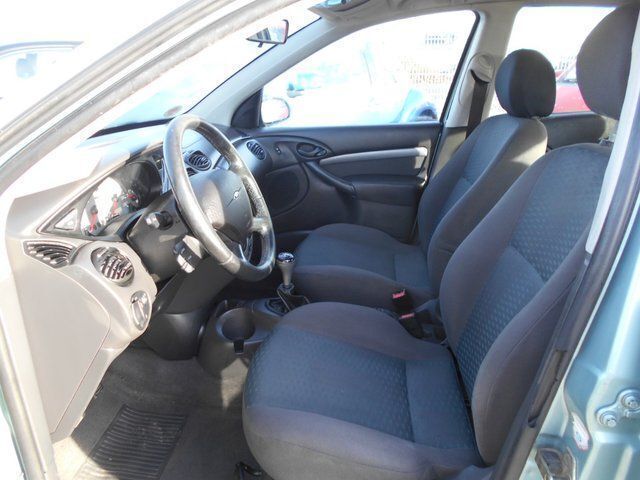 Gebraucht Ford Focus Trend 101 PS (74 kW) 2001 Grün metallic Limousine