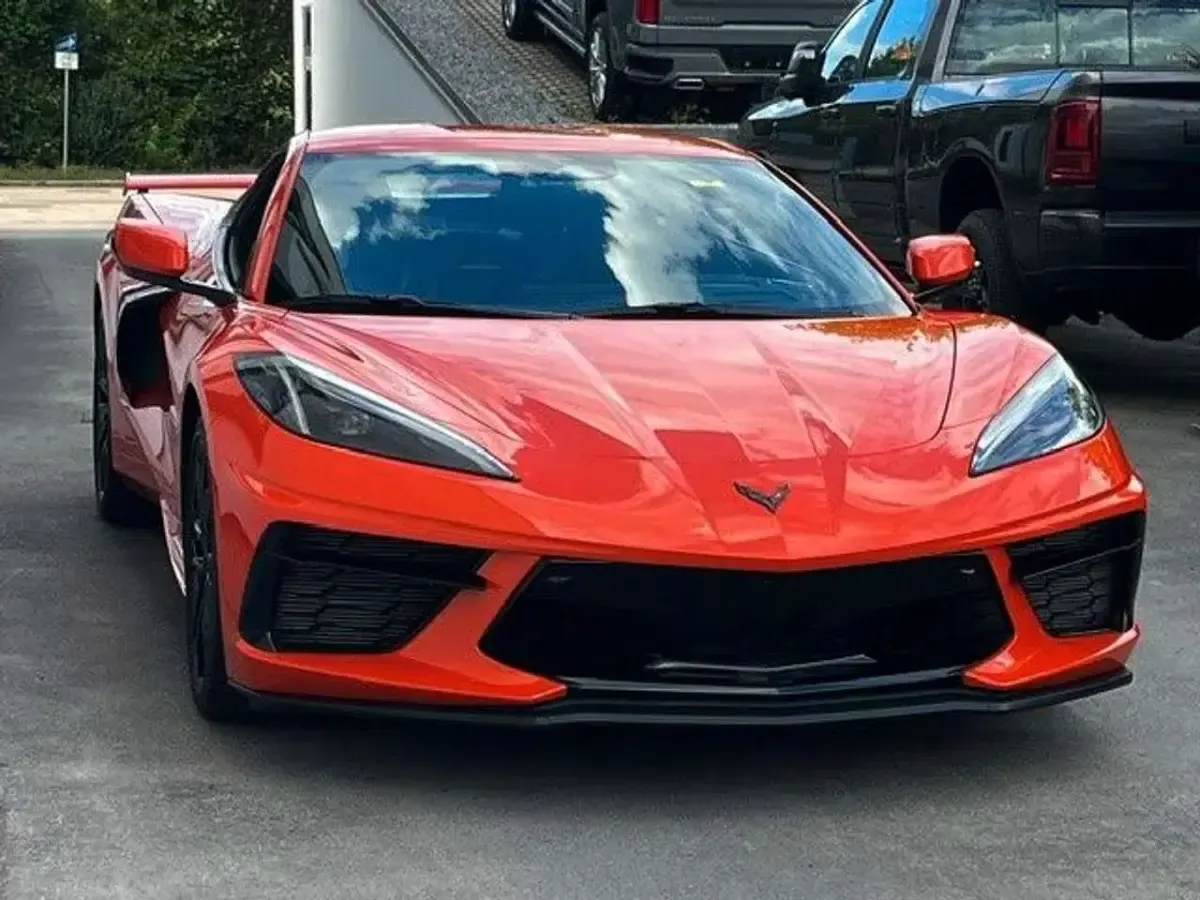 Neu Corvette C8 481 PS (353 kW) 2025 Orange Coupé