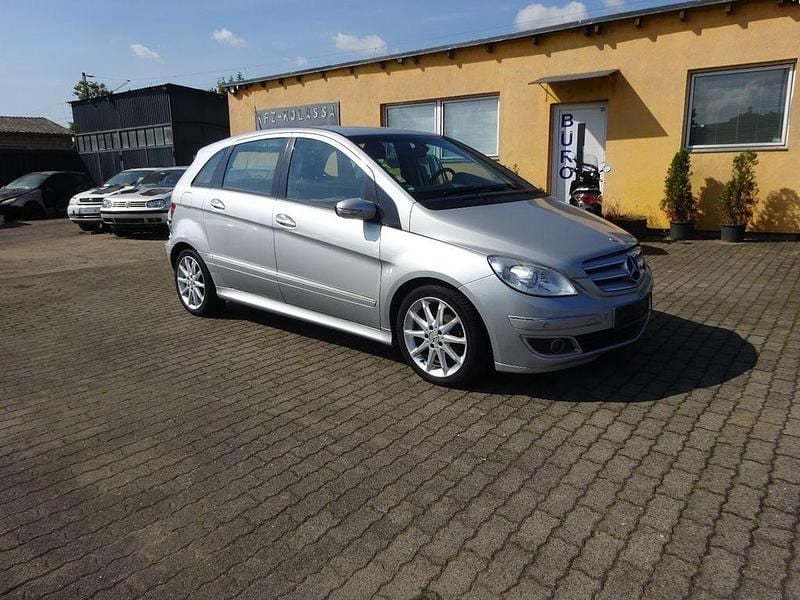 Silber Gebraucht 2007 Mercedes B180 Edition Van / Kleinbus | 1.550 € (Superpreis) - Bild 1/4