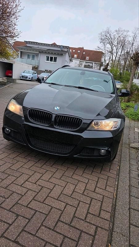 Gebraucht BMW 318 2011 Schwarz Kombi