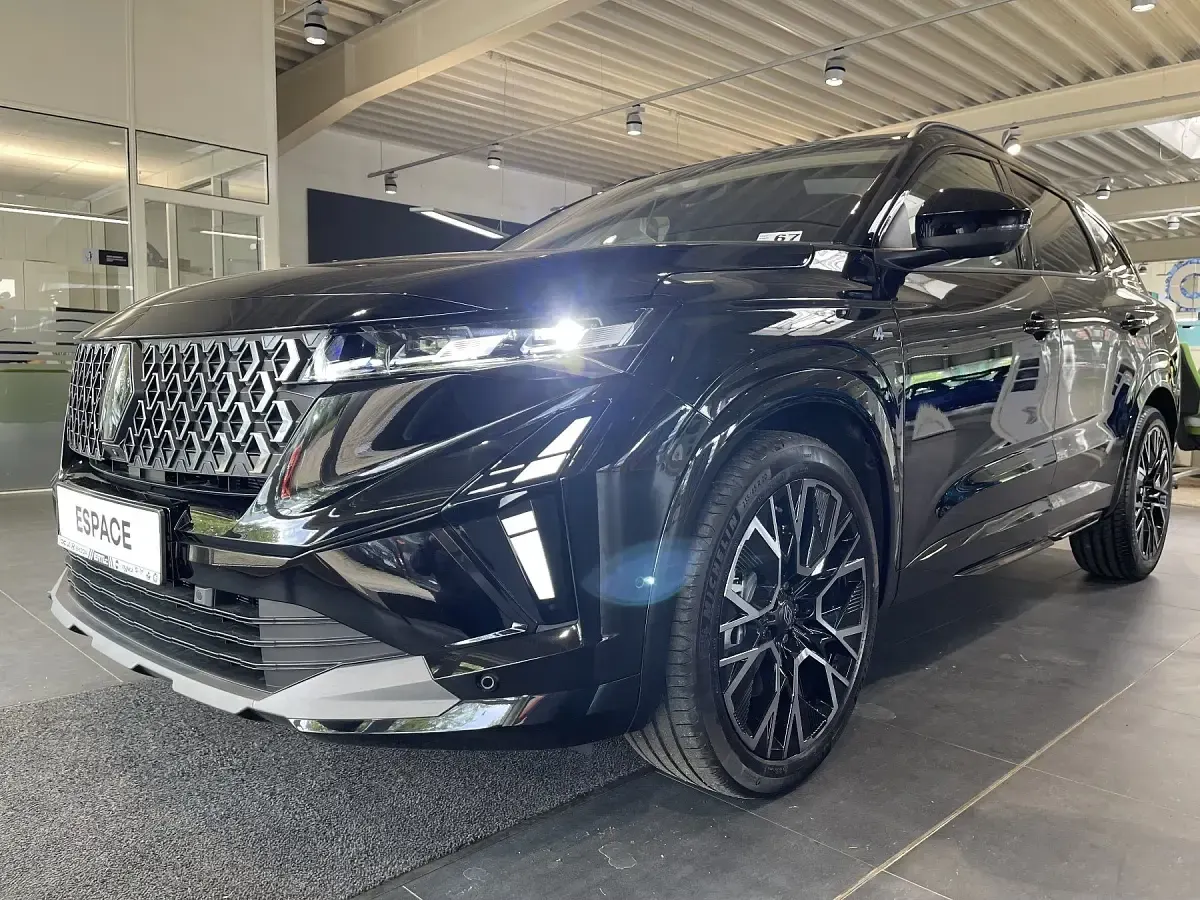 Gebraucht Renault Austral Techno 158 PS (116 kW) 2023 Blackpearlschwarz (schwarz) SUV
