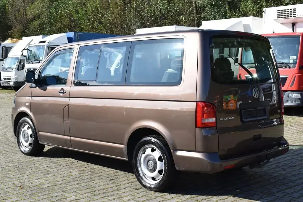 Gebraucht VW Multivan Startline 140 PS (102 kW) 2010 Braun Van / Kleinbus