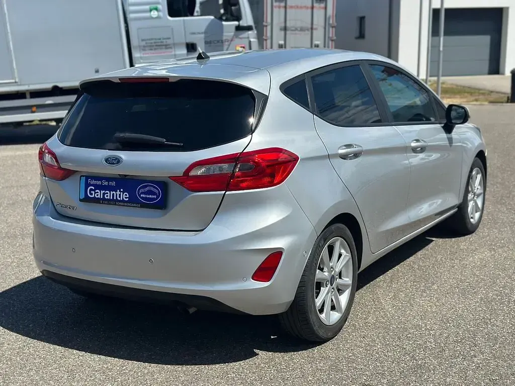 Gebraucht Ford Fiesta Cool & Connect 101 PS (74 kW) 2020 Silber Kleinwagen