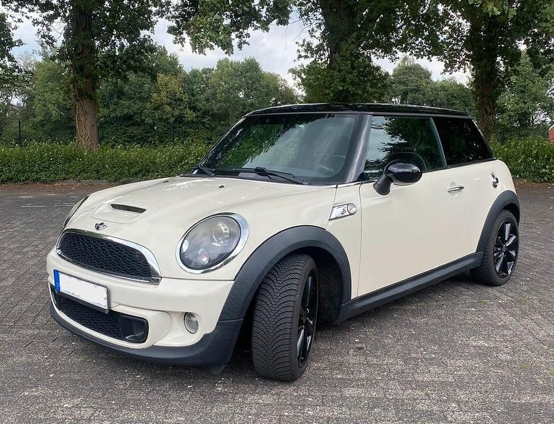 Beige Gebraucht 2010 Mini Cooper S Chili Kleinwagen | 8.750 € (Etwas zu teuer) - Bild 1/4