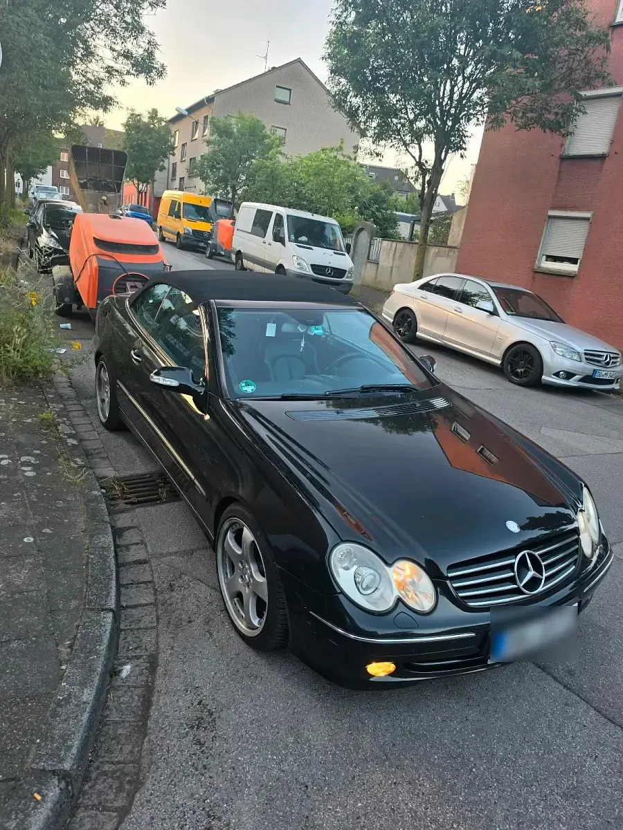 Gebraucht Mercedes CLK320 218 PS (160 kW) 2004 Schwarz Cabrio