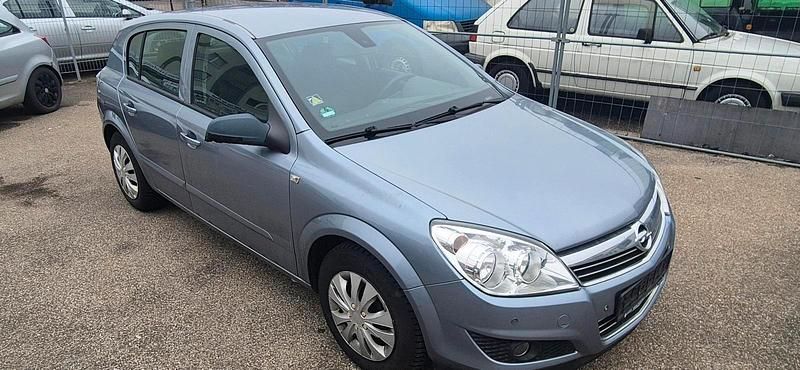 Gebraucht Opel Astra 105 PS (77 kW) 2007 Silber Limousine