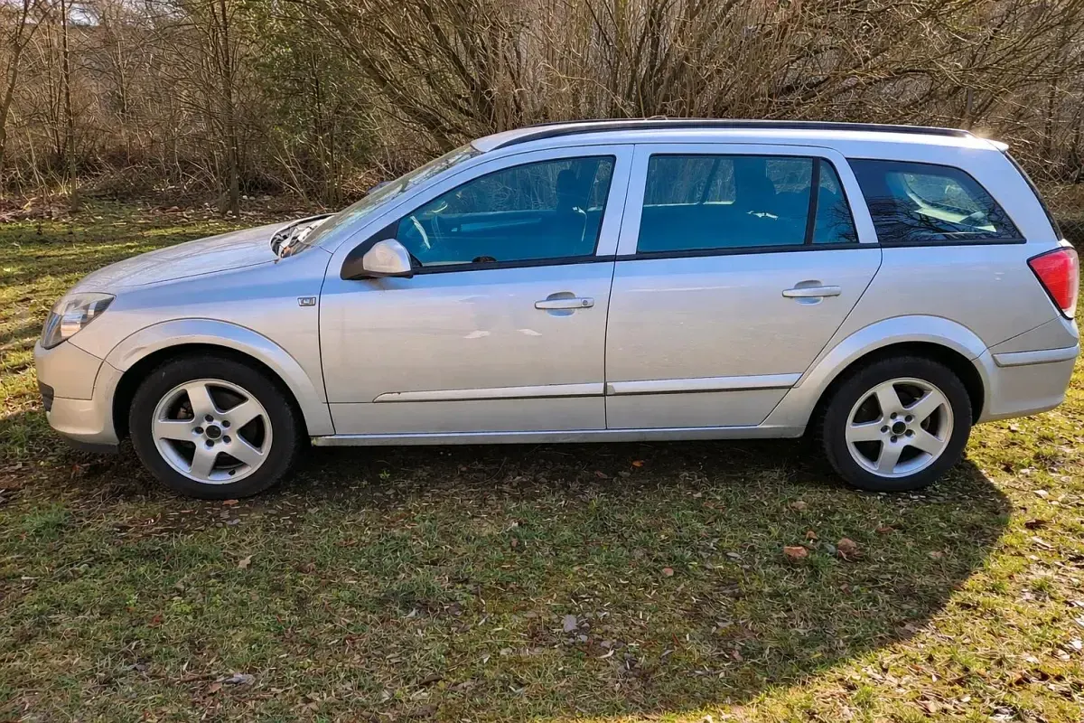 Gebraucht Opel Astra 77 PS (56 kW) 2005 Silber Kombi