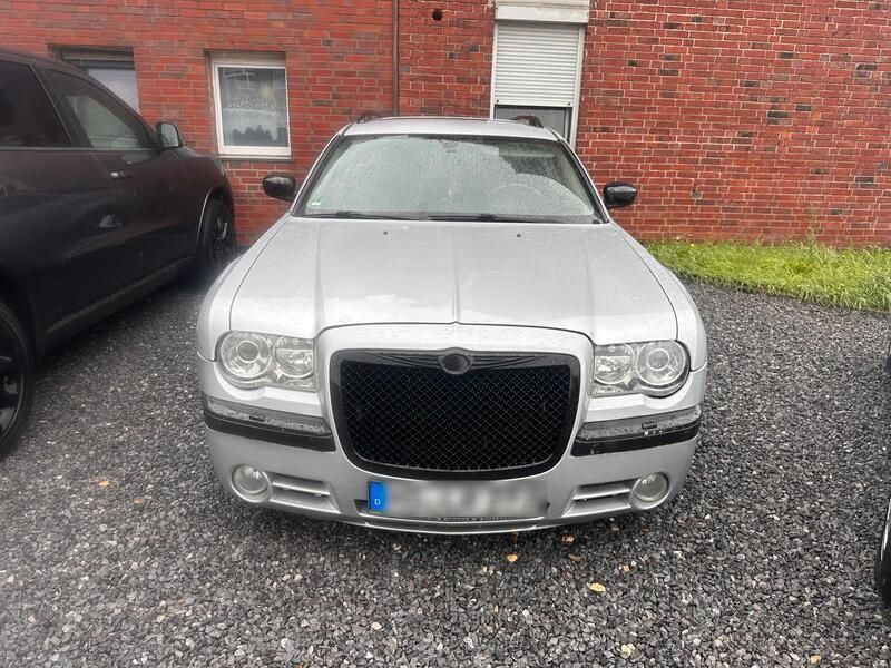 Silber Gebraucht 2008 Chrysler 300C Kombi | 4.500 € - Bild 1/4
