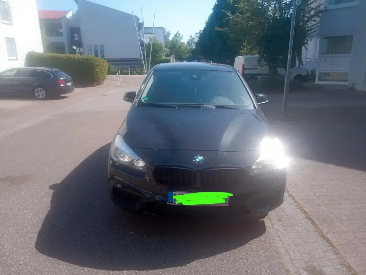 Gebraucht BMW 220 Active Tourer 192 PS (141 kW) 2015 Schwarz Van / Kleinbus