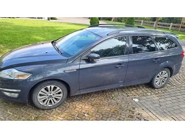 Gebraucht Ford Mondeo 140 PS (102 kW) 2011 Midnight sky grau Kombi