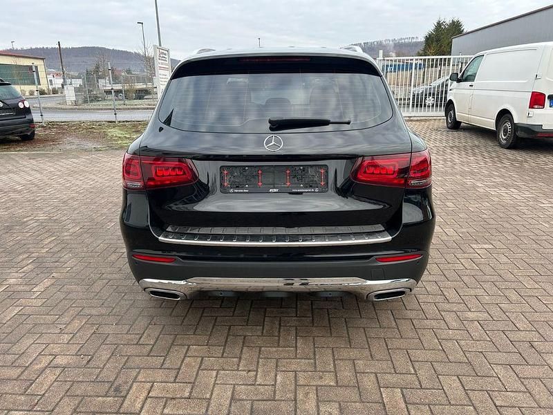 Gebraucht Mercedes GLC200 197 PS (144 kW) 2020 Schwarz SUV